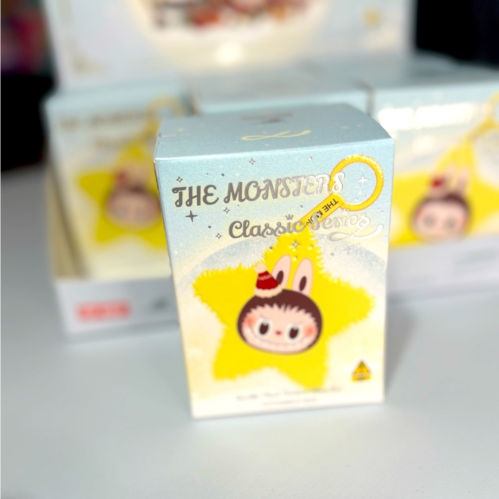 Pop Mart THE MONSTERS Classic Series-Sparkly
Plush Pendant Blind Box